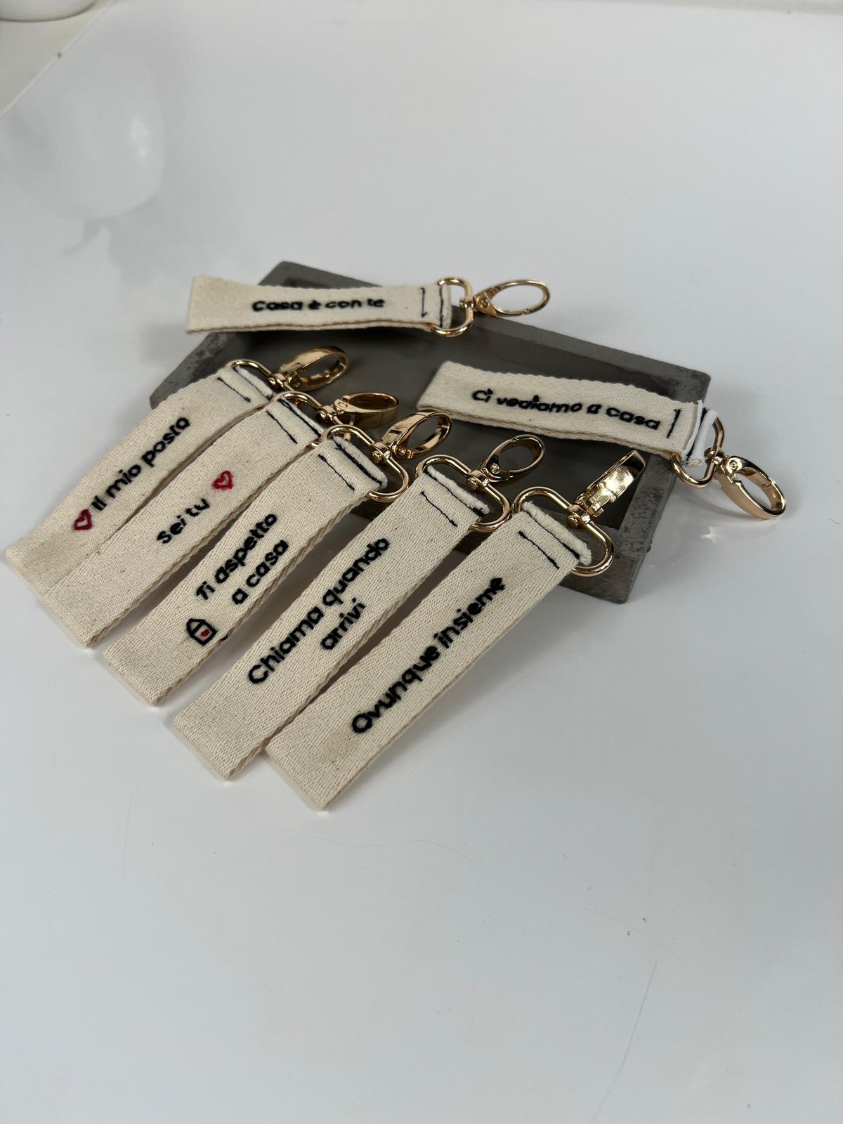 portachiavi ricamati