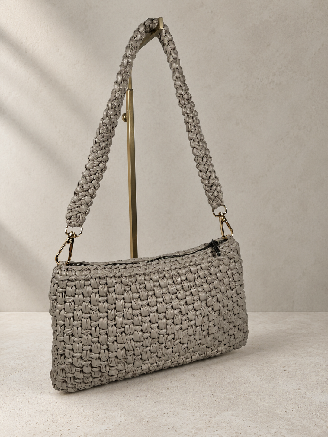 Ofelia Loopéa, borsa a spalla in ecopelle lavorata all’uncinetto con zip — foto 1