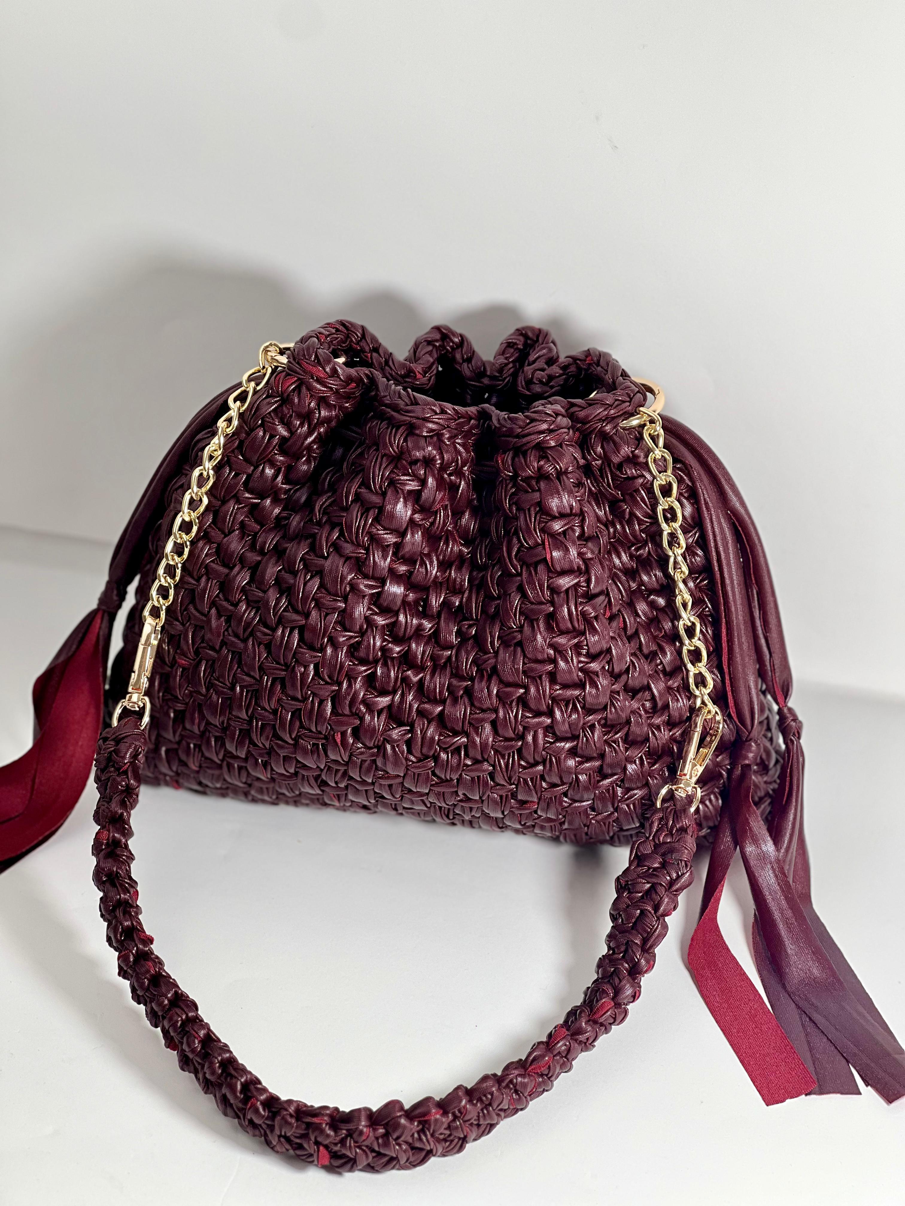 Borsa all’uncinetto Dust – Large in colore Borgogna | Artigianale elegante